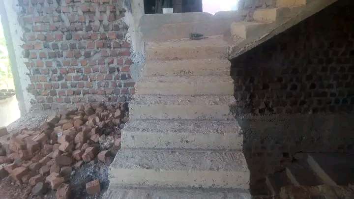 Shell house with 5 bedrooms for sale in Mbalwa Namugongo at